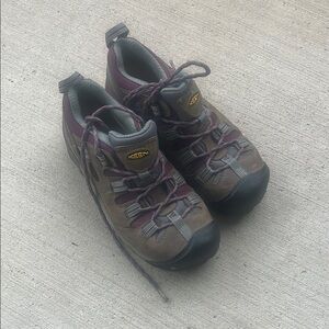 Keen Women's Brown and Purple Athletic Shoes